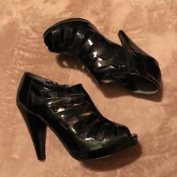 Maurice’s Leather Heels - Picture 1 of 7
